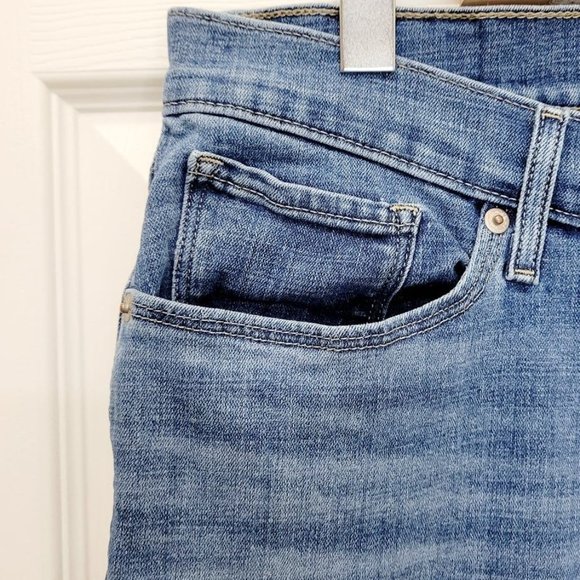 *SOLD*LEVI'S Women's Curvy Bootcut Mid Rise Medium - Picture 3 of 9